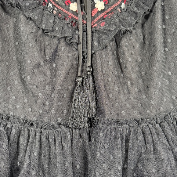 Kate Spade Blouse Womens Size Medium Black Camellia Embroidered Peplum Ruffle - Picture 4 of 13